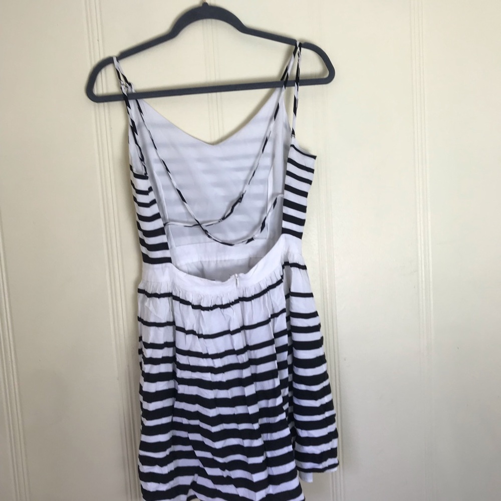 Dolce Vita Hanni Striped Cross Back Mini Dress M - Picture 3 of 6
